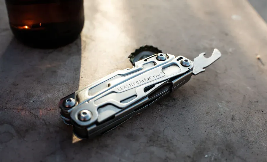 Multifunkcijski alat Leatherman Rev 14-u-1 (zatvoreno 9,7 cm)