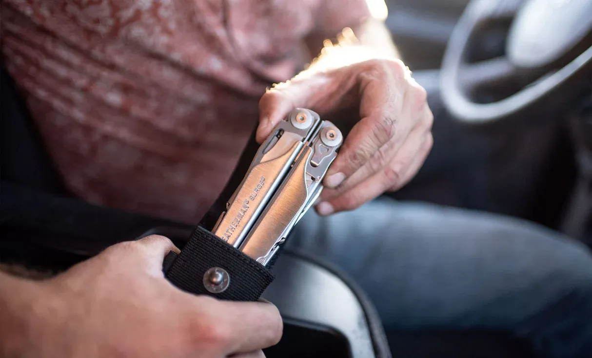 Multifunkcijski alat Leatherman Surge 21-u-1 (zatvoreno 11,5 cm)
