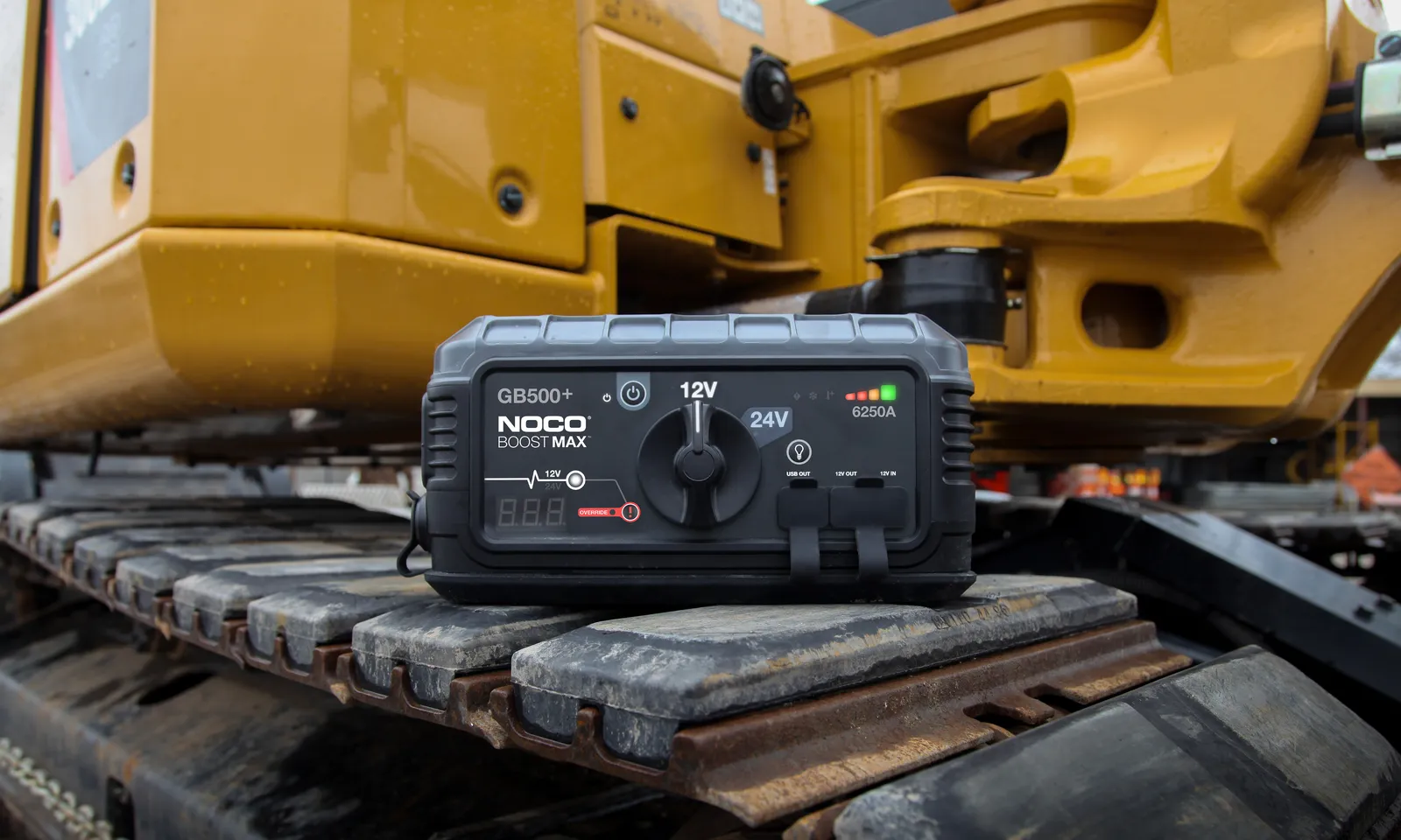 NOCO Boost Max GB500 12V/24V 6250A litijski booster za kamione
