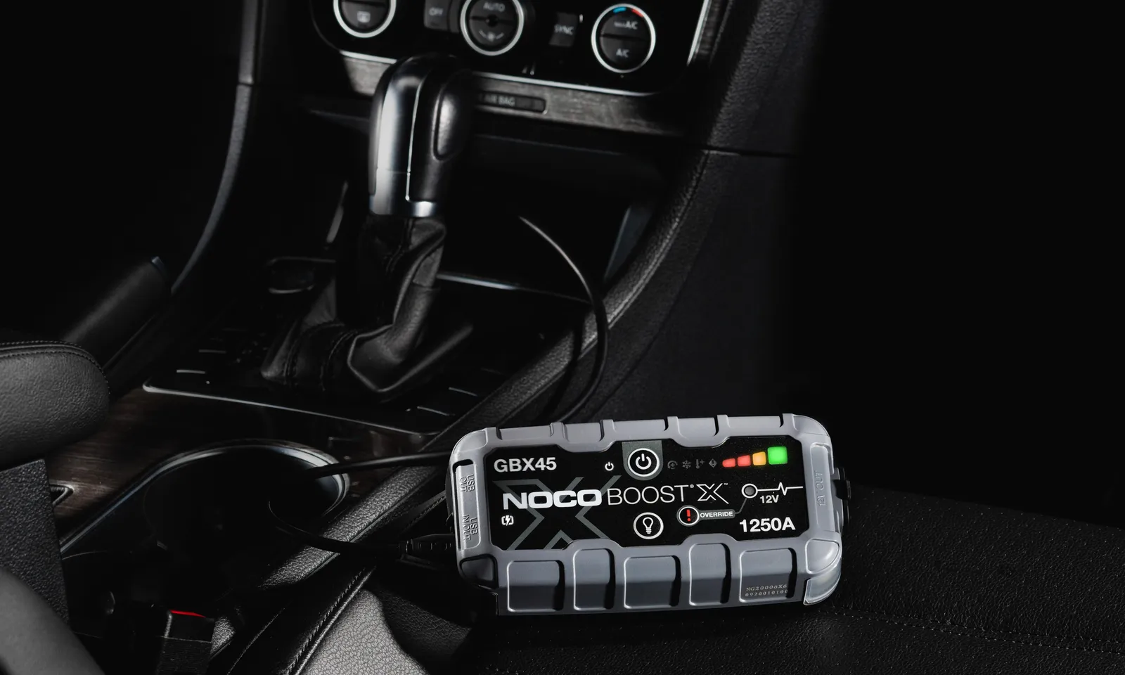 NOCO Boost X GBX45 12V 1250A litijski booster za auto