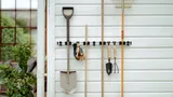Toolflex One šina 94 cm s 5 držača – zidni nosač za alat (Ø 15–35 mm)